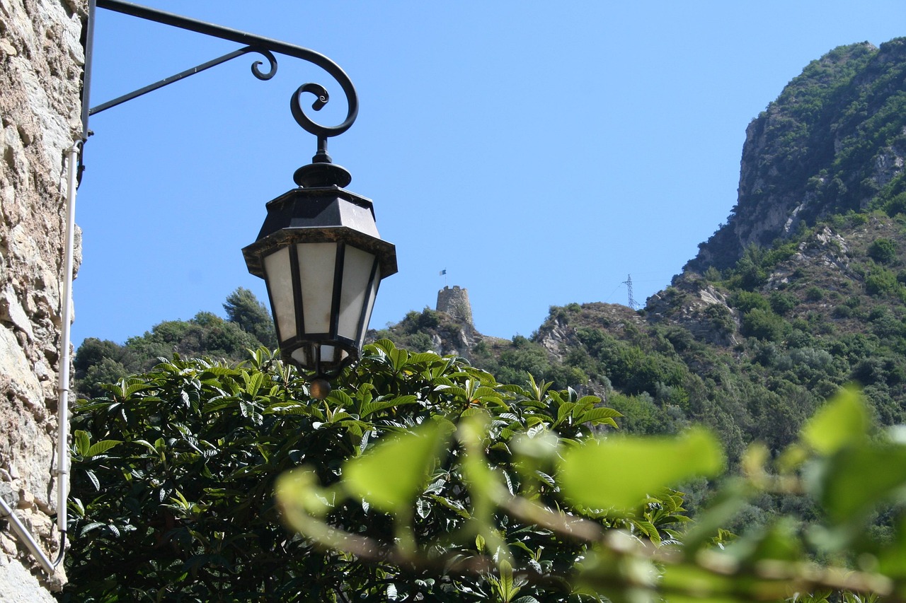 Vale la pena spendere di più per un gazebo da giardino di qualità? La verità su costi e benefici